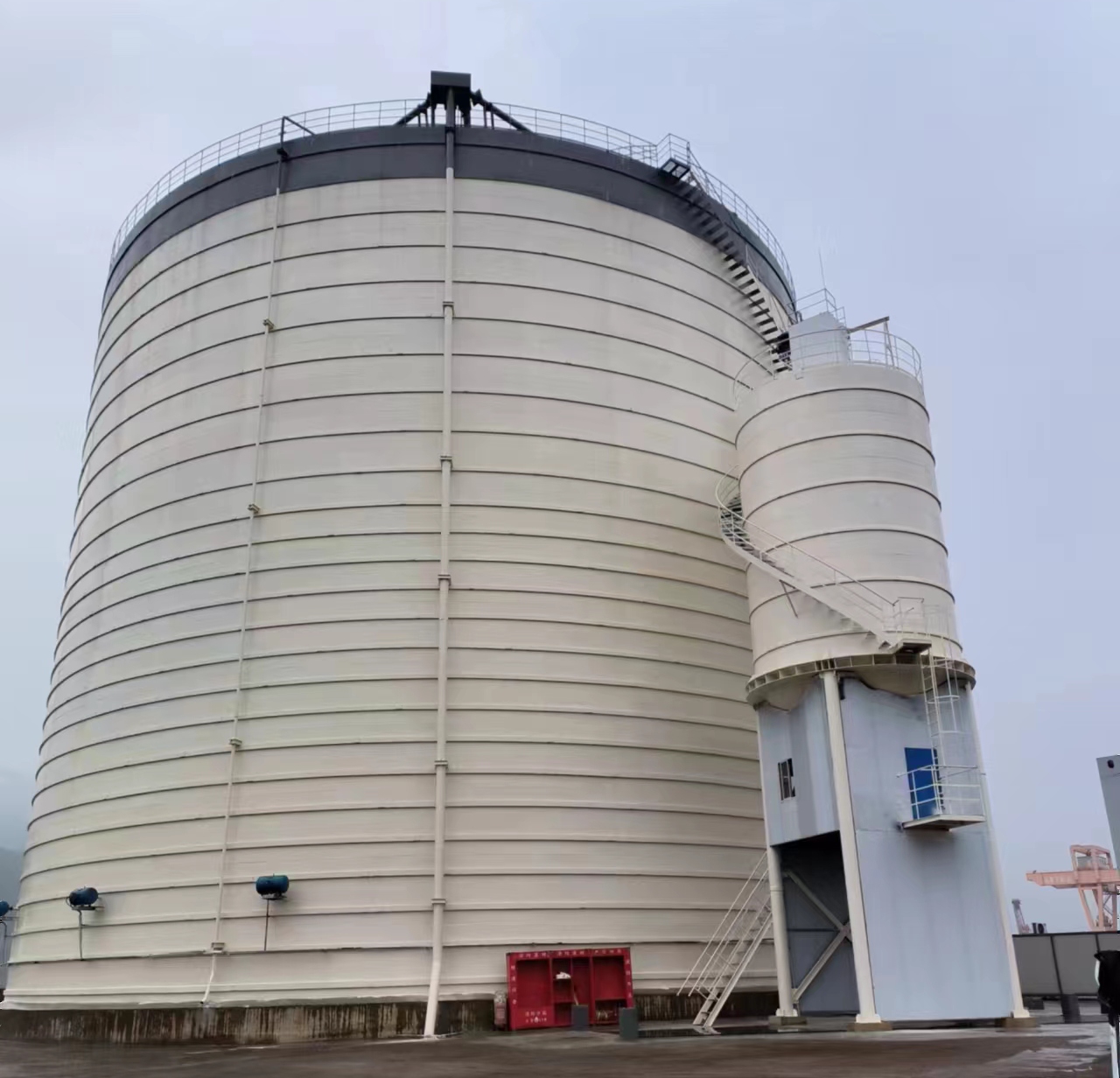 凤凰10万吨水泥钢板库